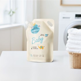 NƯỚC GIẶT QUẦN ÁO EM BÉ KHÁNG KHUẨN CHO DA NHẠY CẢM KU1165 - GENTLE SENSITIVE -  DẠNG TÚI 1100ML - HƯƠNG BABY (CAM BERGAMOT)
